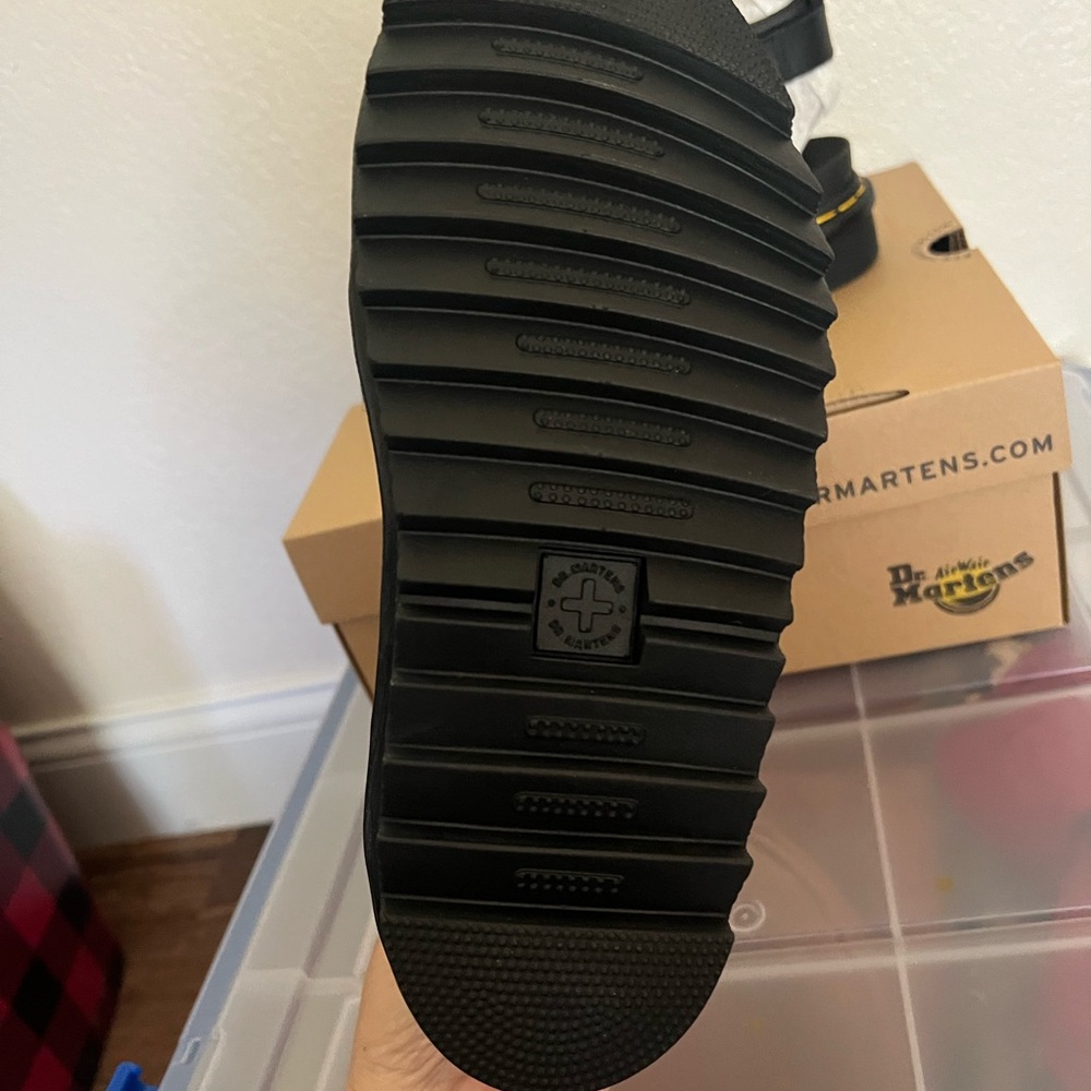 Dr. Martens Black Strappy Sandals Blaire platform NWT - Picture 2 of 6